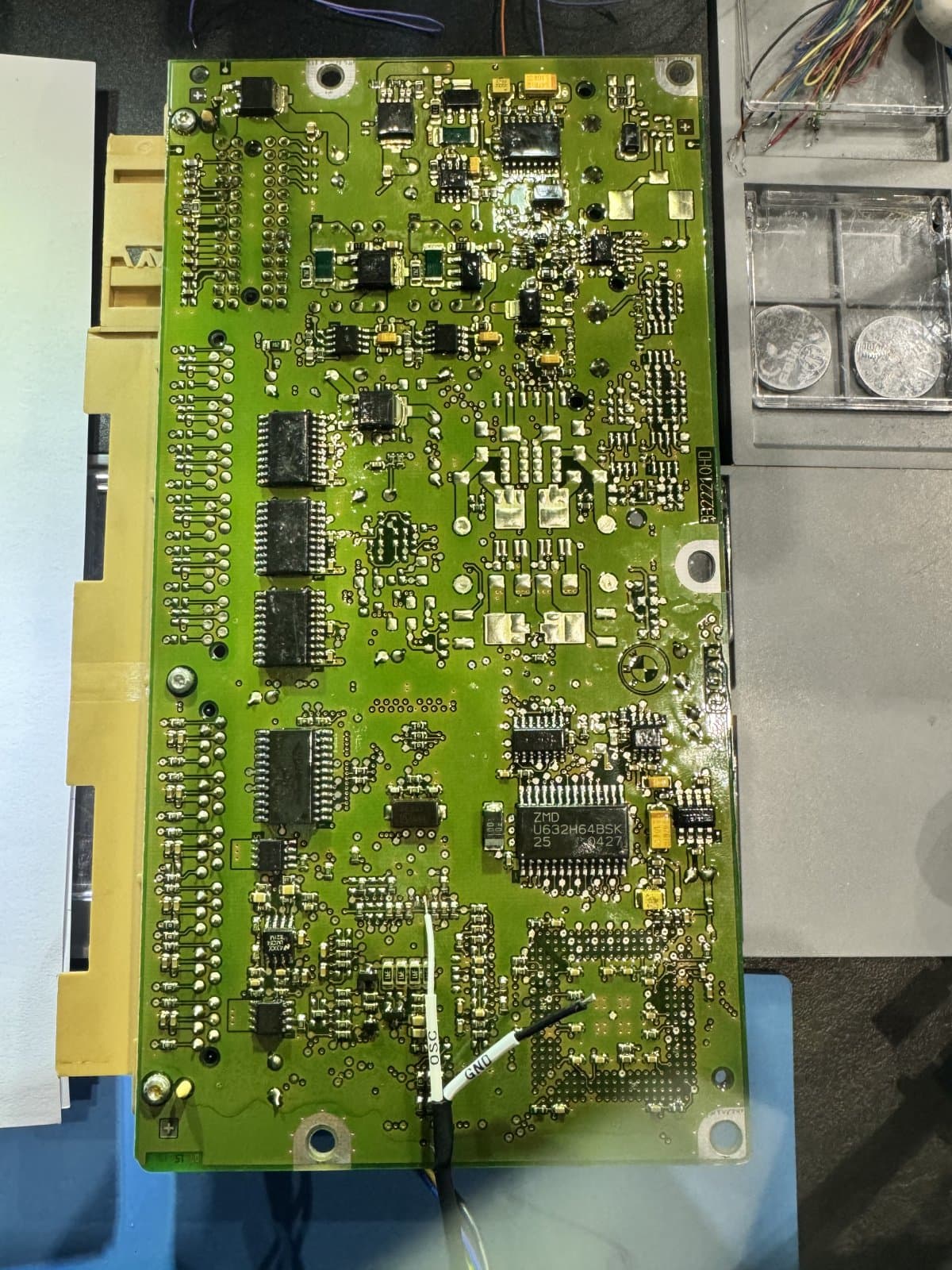 Carte électronique du calculateur SGM BMW 65776962703 avec processeur ZMD