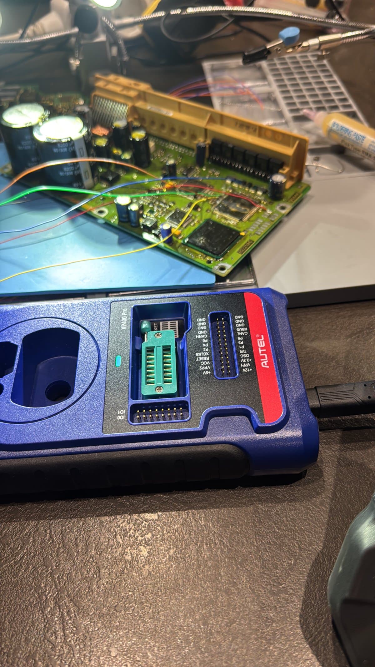 Programmation du calculateur SGM BMW avec Autel XP400 Pro