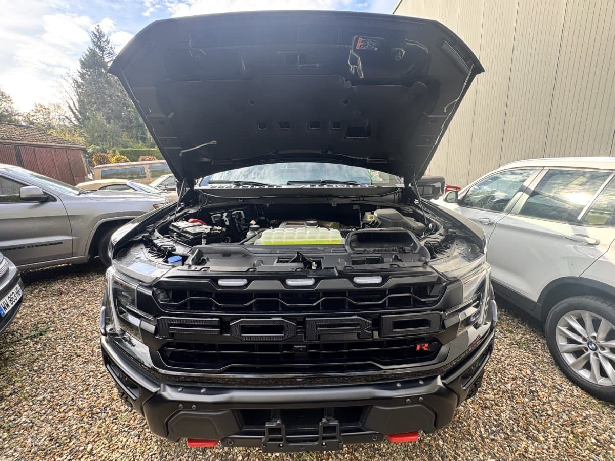 Ford F-150 Raptor R - Vue extérieure avec capot ouvert