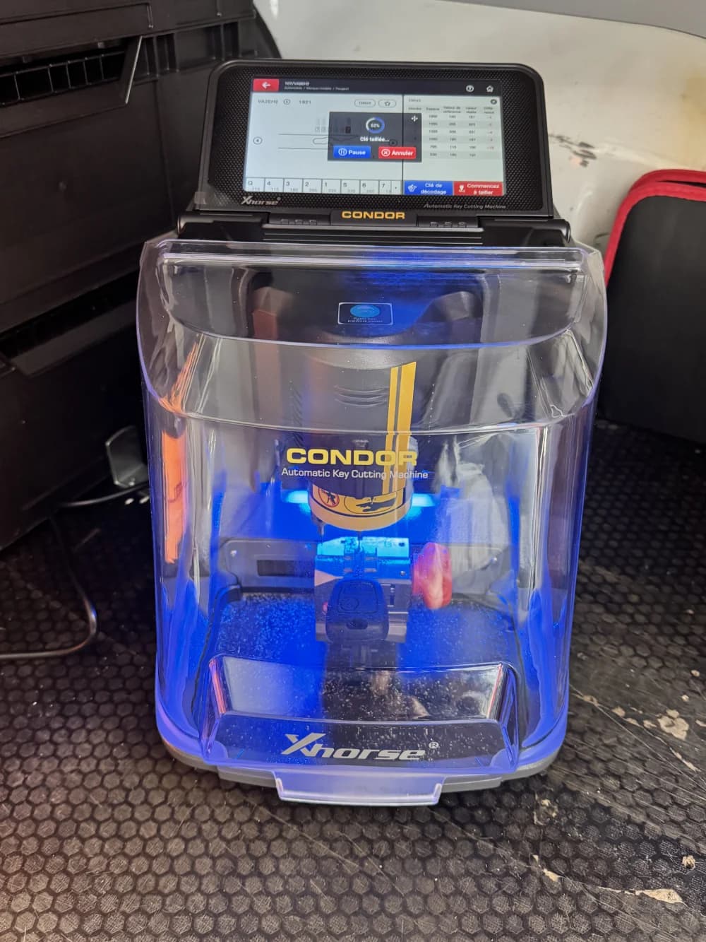 Machine de taillage automatique