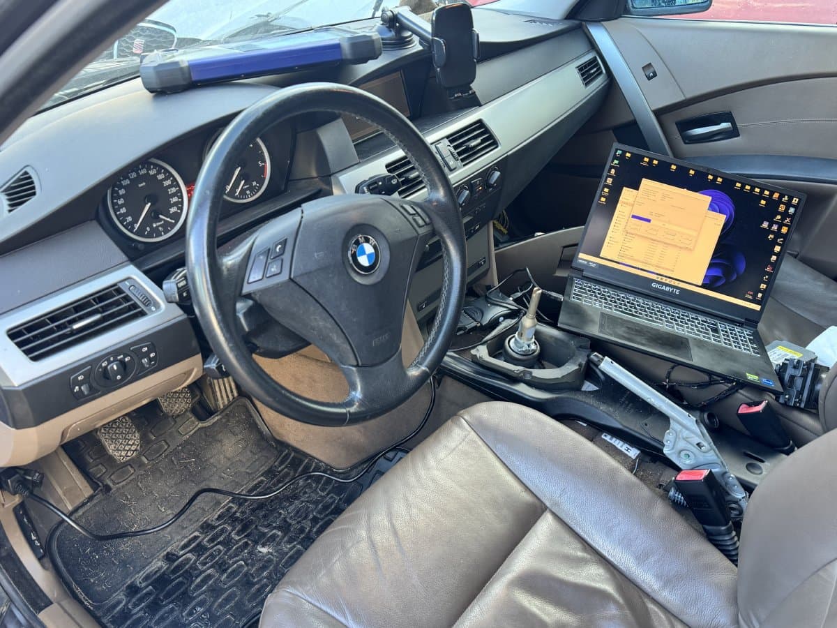 Mise à jour logicielle du calculateur SGM BMW E60 avec diagnostic